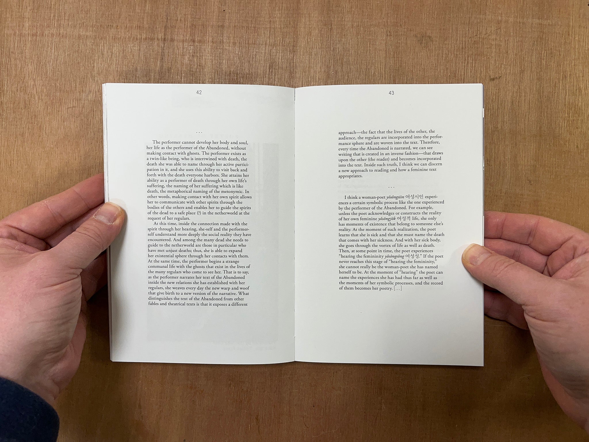 MINOR HISTORIES by Juliane Bischoff (Ed.)