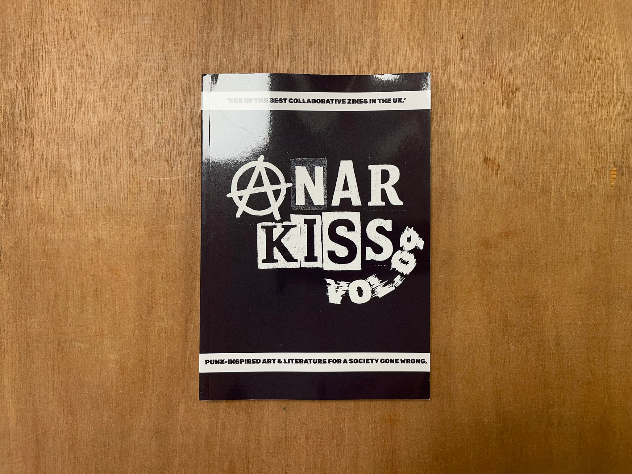 ANARKISS: ISSUE 09
