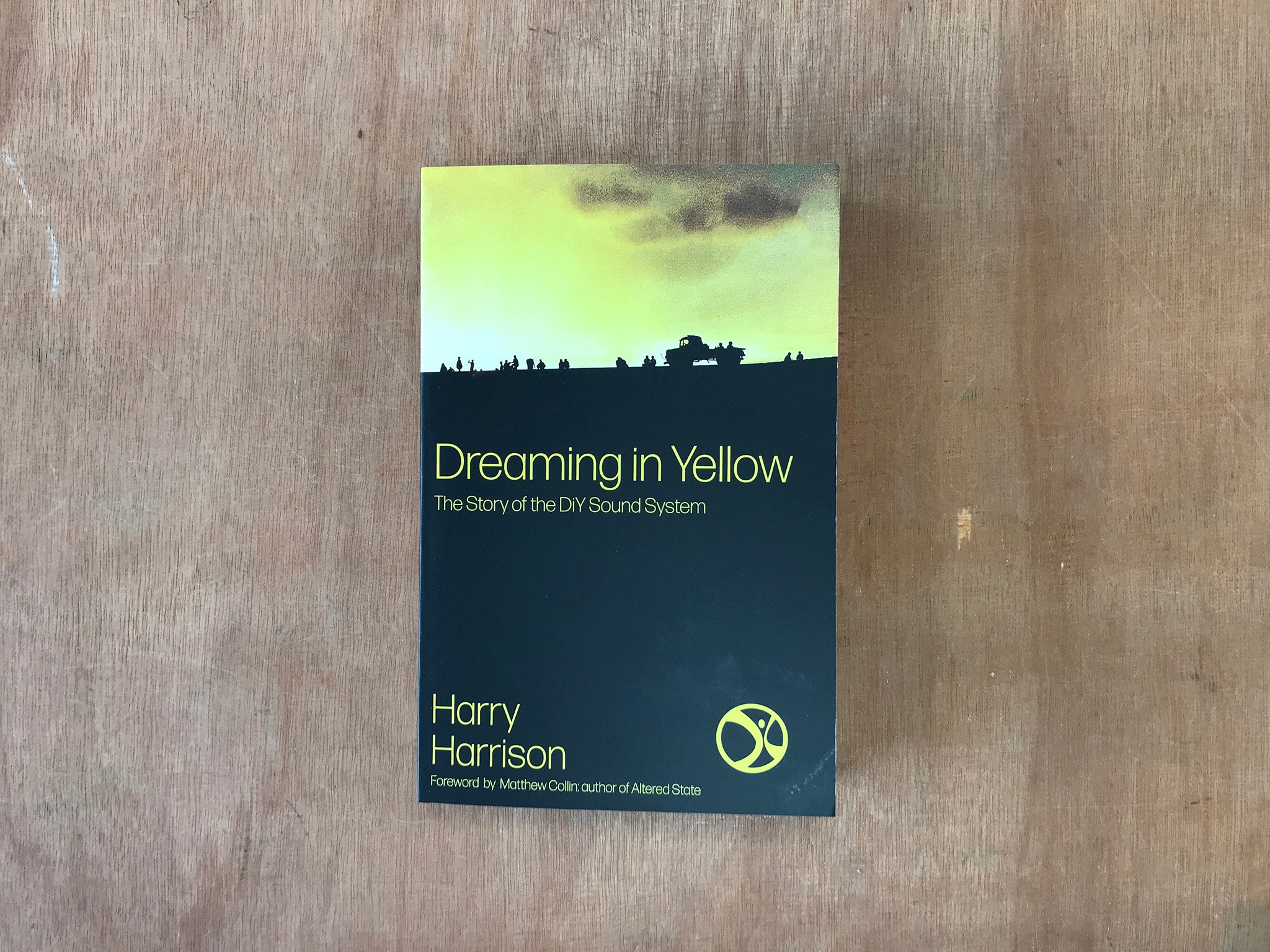 DREAMING IN YELLOW by Harry Harrison